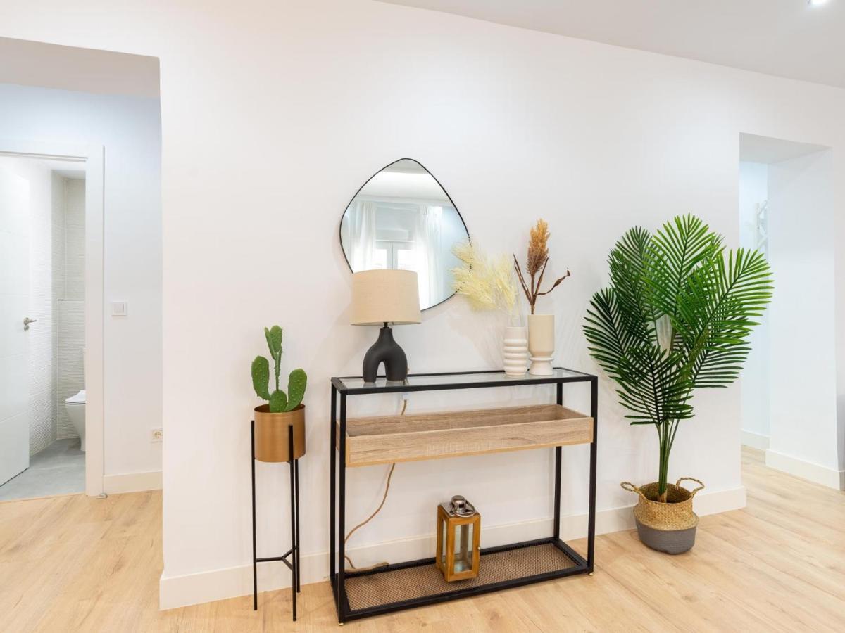 Gorgeous Renovated Apartment 2Br Ac Málaga Kültér fotó